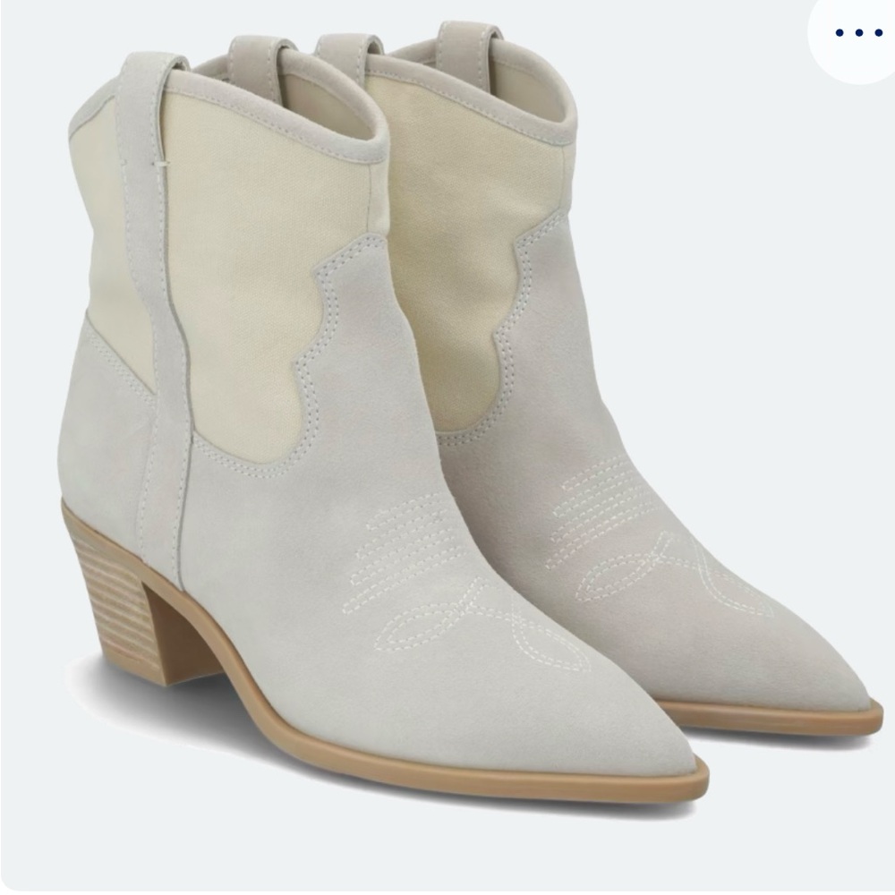 Dolce Vita Sama Suede Boots Cream